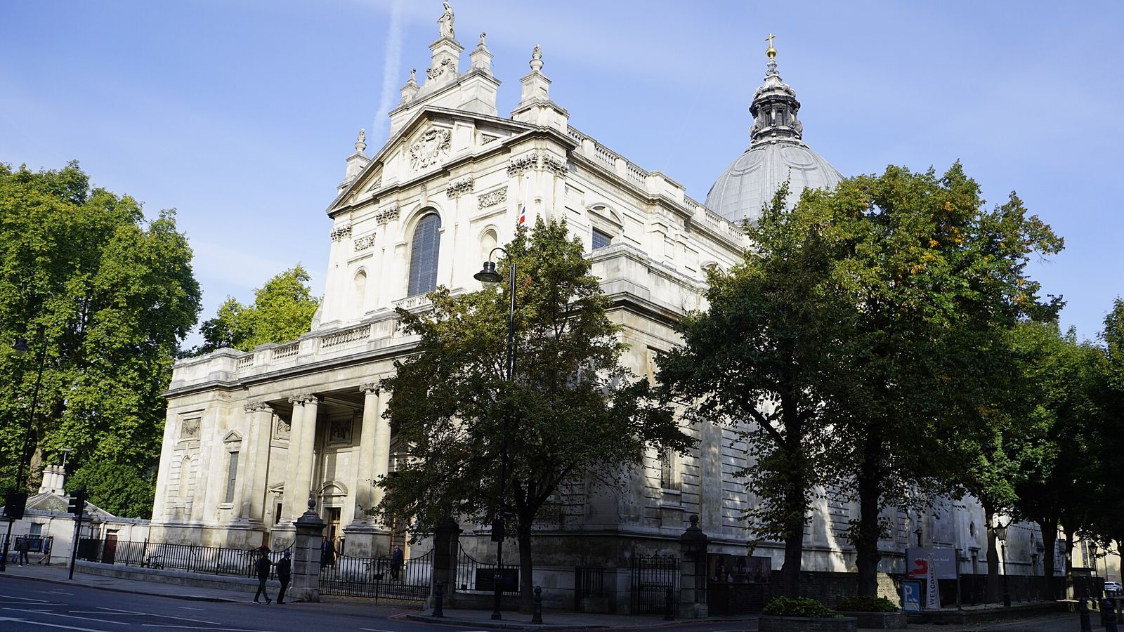 Brompton Oratory, Knightsbridge, near The Rembrandt